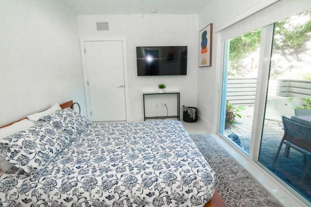 Across The Ocean Few Steps To Beach Contemporary Three Bedroom Townhouse Pompano Beach Eksteriør billede