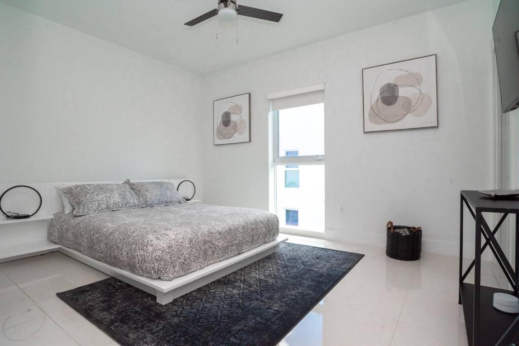 Across The Ocean Few Steps To Beach Contemporary Three Bedroom Townhouse Pompano Beach Eksteriør billede