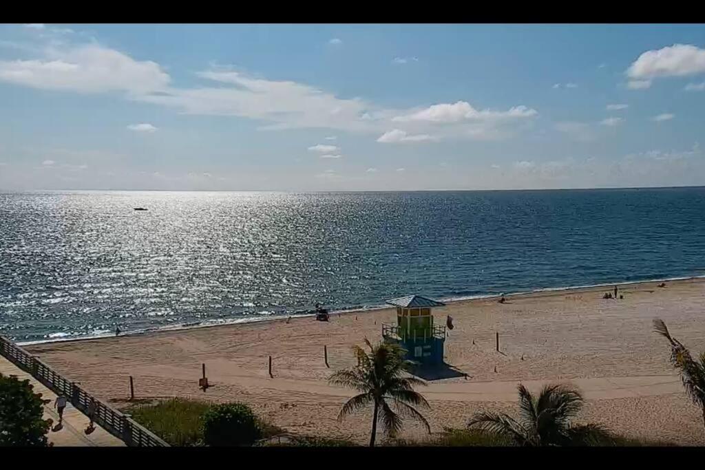 Across The Ocean Few Steps To Beach Contemporary Three Bedroom Townhouse Pompano Beach Eksteriør billede