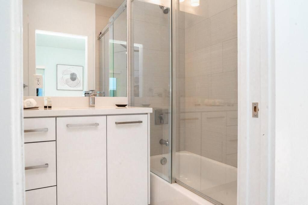 Across The Ocean Few Steps To Beach Contemporary Three Bedroom Townhouse Pompano Beach Eksteriør billede
