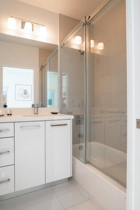 Across The Ocean Few Steps To Beach Contemporary Three Bedroom Townhouse Pompano Beach Eksteriør billede