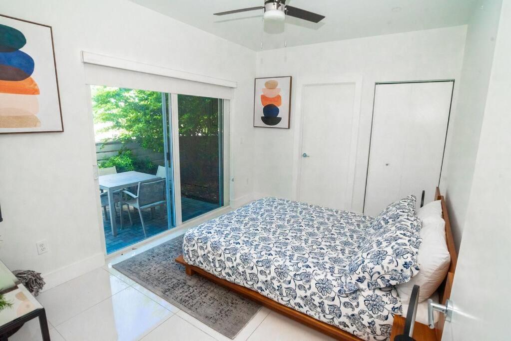 Across The Ocean Few Steps To Beach Contemporary Three Bedroom Townhouse Pompano Beach Eksteriør billede