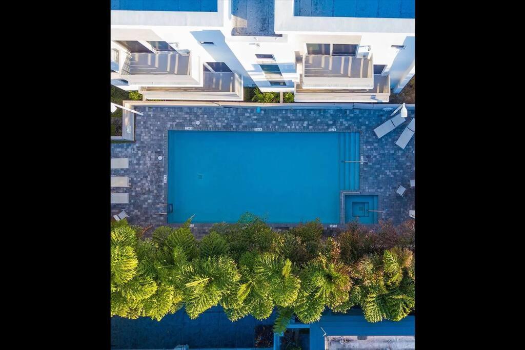 Across The Ocean Few Steps To Beach Contemporary Three Bedroom Townhouse Pompano Beach Eksteriør billede