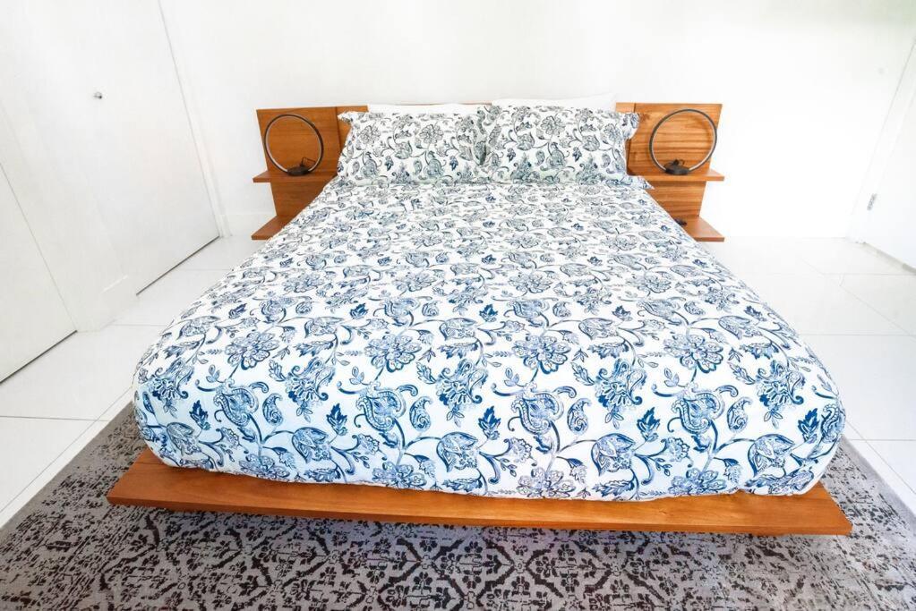 Across The Ocean Few Steps To Beach Contemporary Three Bedroom Townhouse Pompano Beach Eksteriør billede