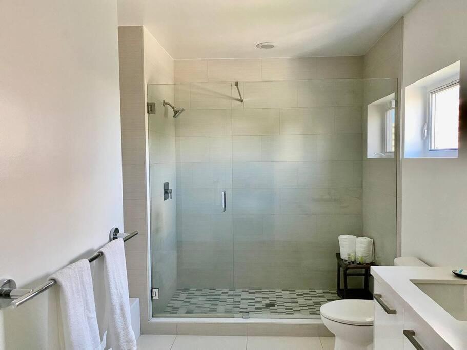 Across The Ocean Few Steps To Beach Contemporary Three Bedroom Townhouse Pompano Beach Eksteriør billede