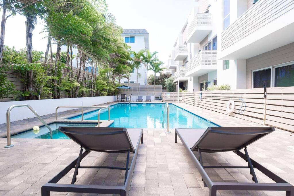 Across The Ocean Few Steps To Beach Contemporary Three Bedroom Townhouse Pompano Beach Eksteriør billede