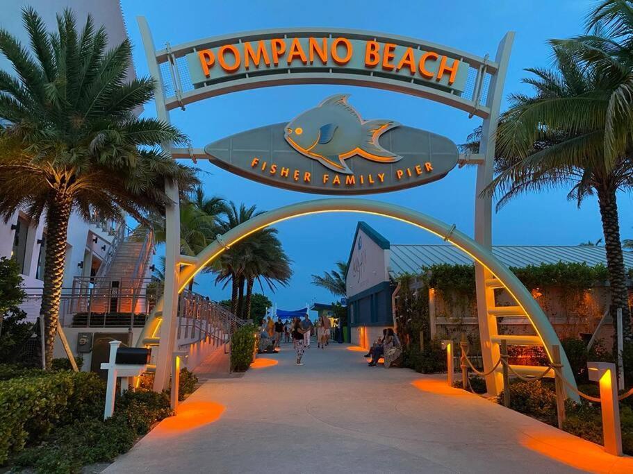 Across The Ocean Few Steps To Beach Contemporary Three Bedroom Townhouse Pompano Beach Eksteriør billede