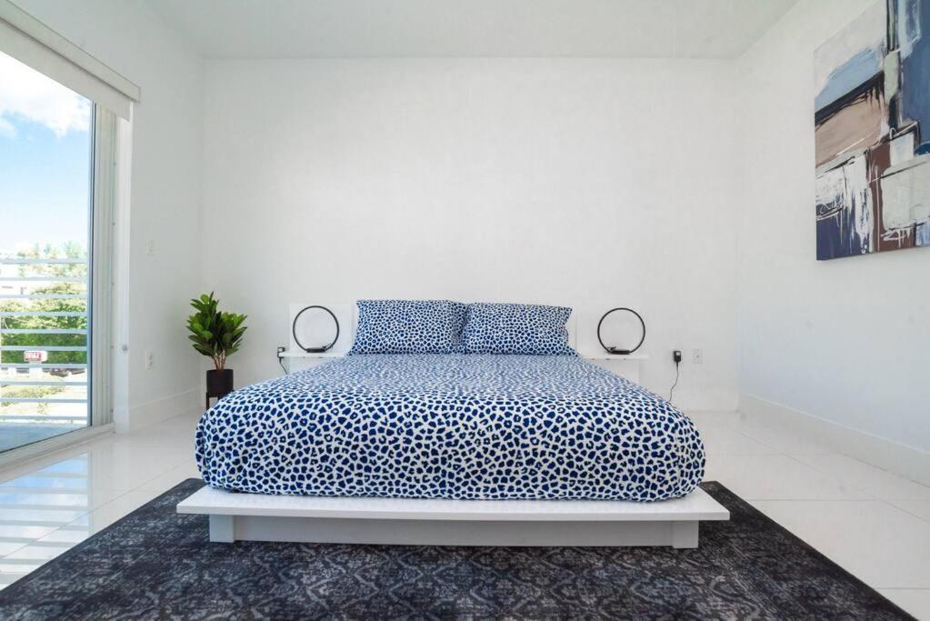 Across The Ocean Few Steps To Beach Contemporary Three Bedroom Townhouse Pompano Beach Eksteriør billede