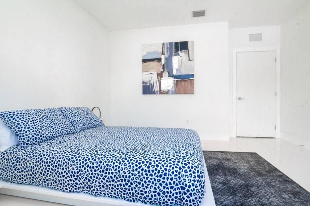 Across The Ocean Few Steps To Beach Contemporary Three Bedroom Townhouse Pompano Beach Eksteriør billede