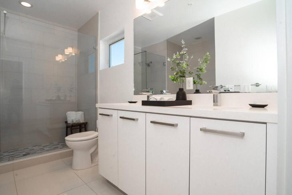 Across The Ocean Few Steps To Beach Contemporary Three Bedroom Townhouse Pompano Beach Eksteriør billede