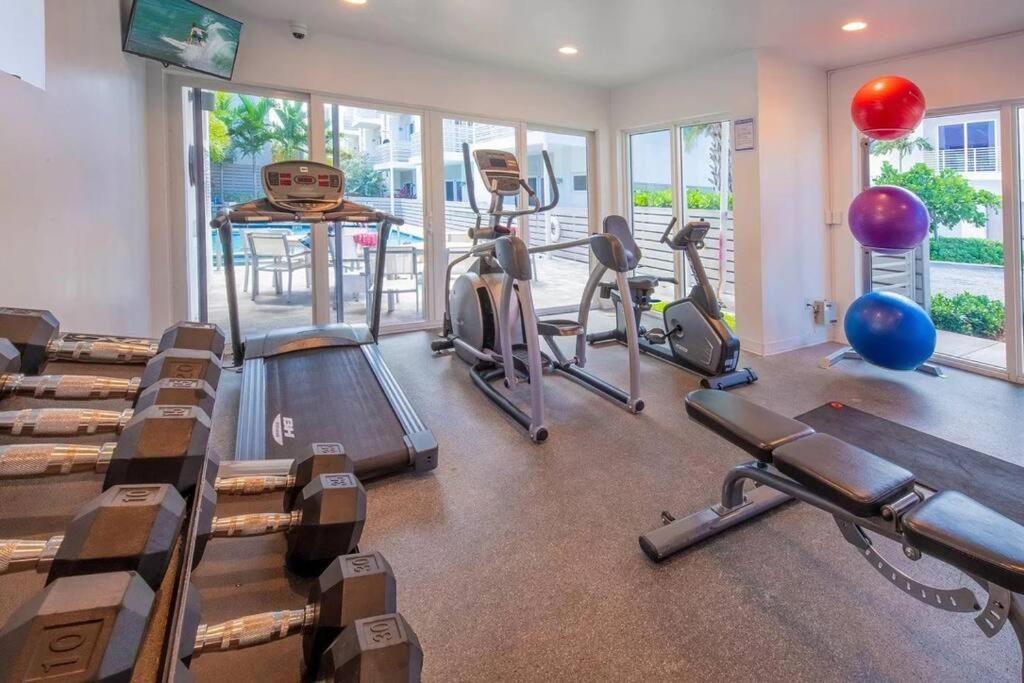 Across The Ocean Few Steps To Beach Contemporary Three Bedroom Townhouse Pompano Beach Eksteriør billede